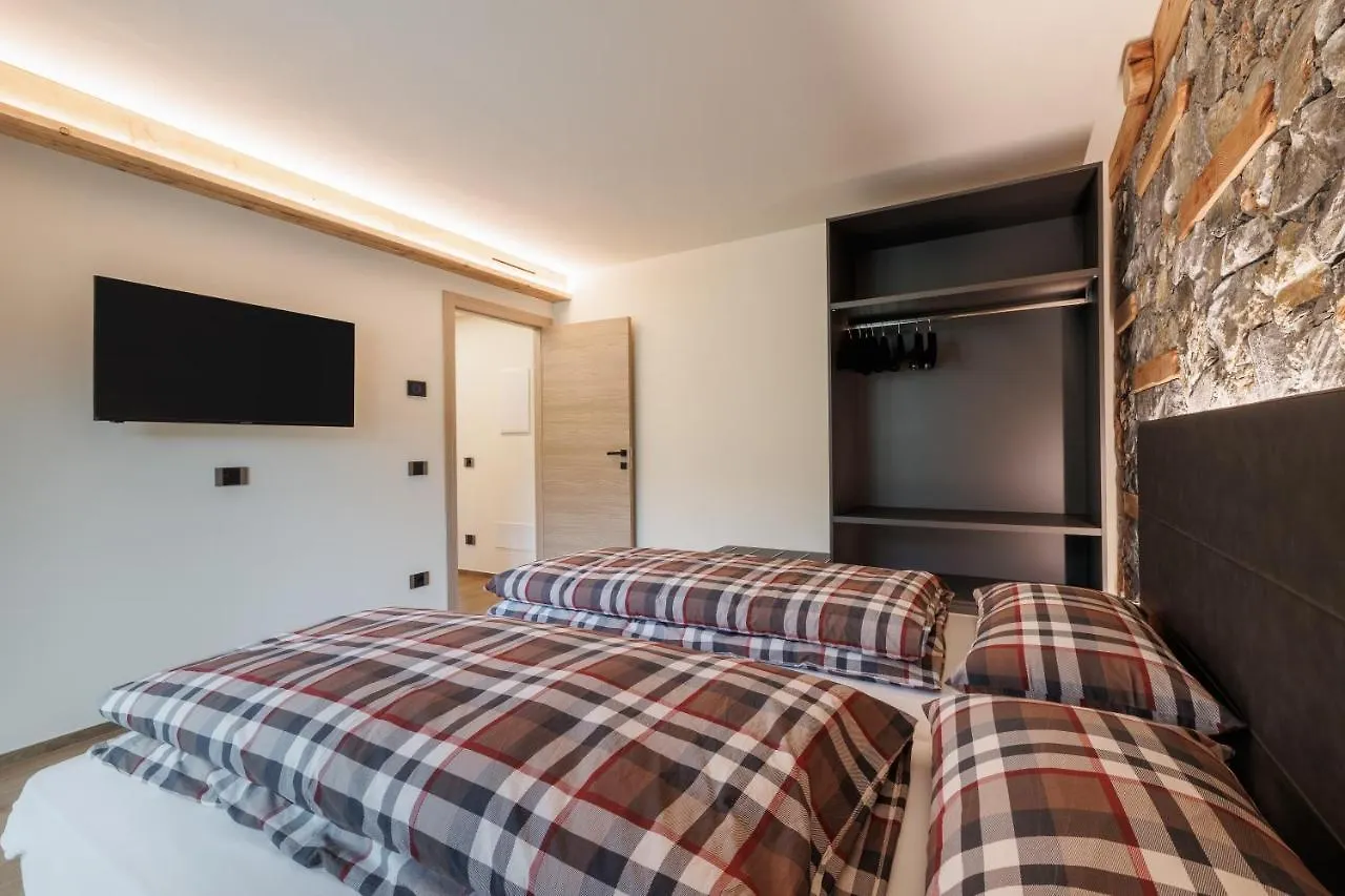 Stella Del Nord - Livigno Centro Apartment 0*,