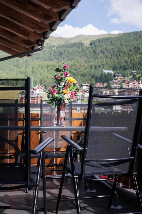 Stella Del Nord - Livigno Centro Apartment 0*,